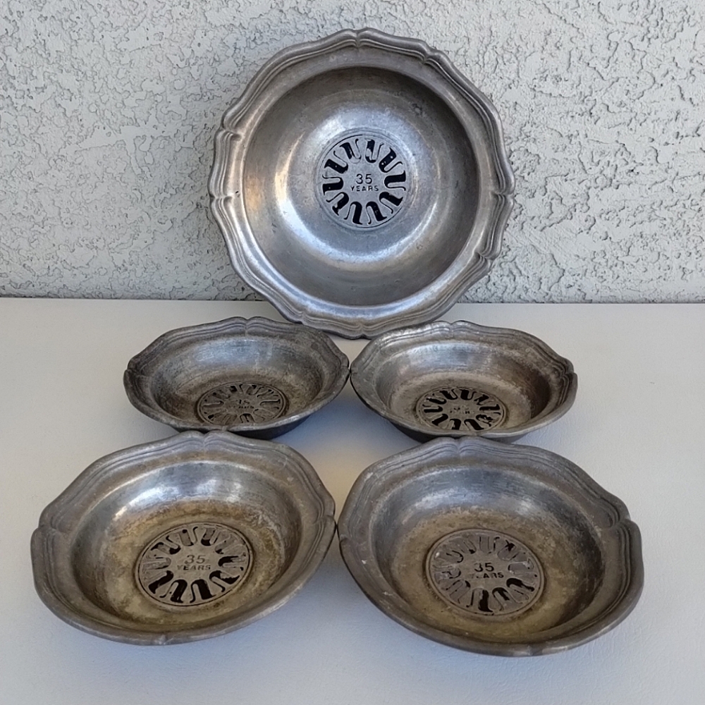 The Upjohn Company 35 Year Armetale Service Award Engraved 5 Pc Salad Bowl Set
